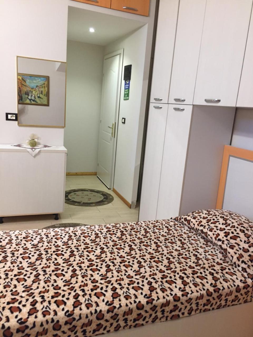 Lille France Apartments Shkodër Екстериор снимка